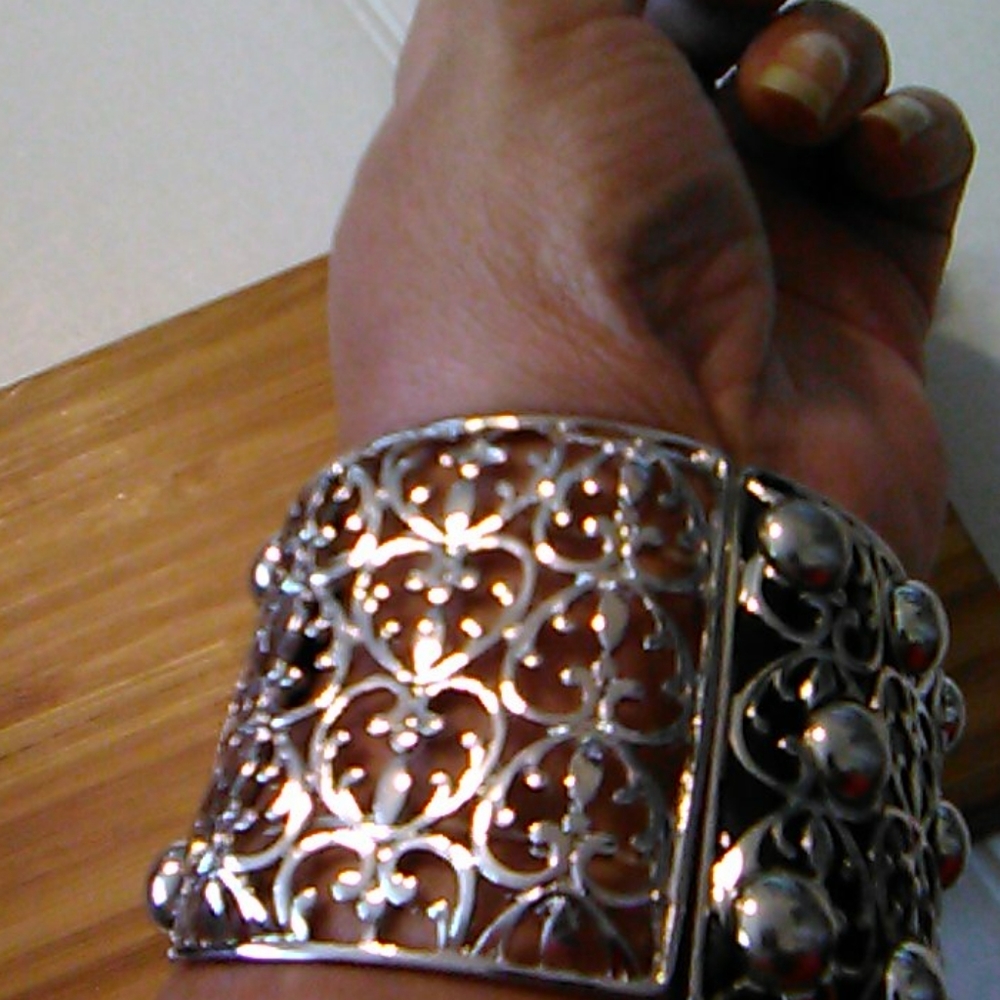 Nwot Silver and Black Bracelet - Picture 3 of 8